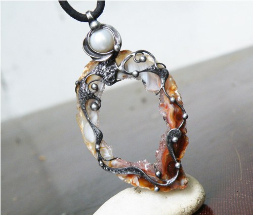 Brána...( peříčkový achát, perla)