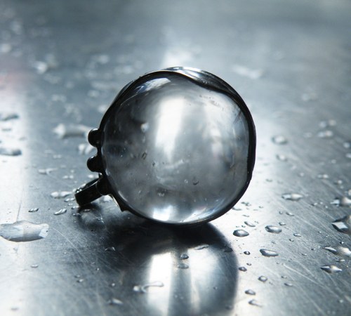 Zrcadlo osudu...(křišťálová koule 2,4cm)