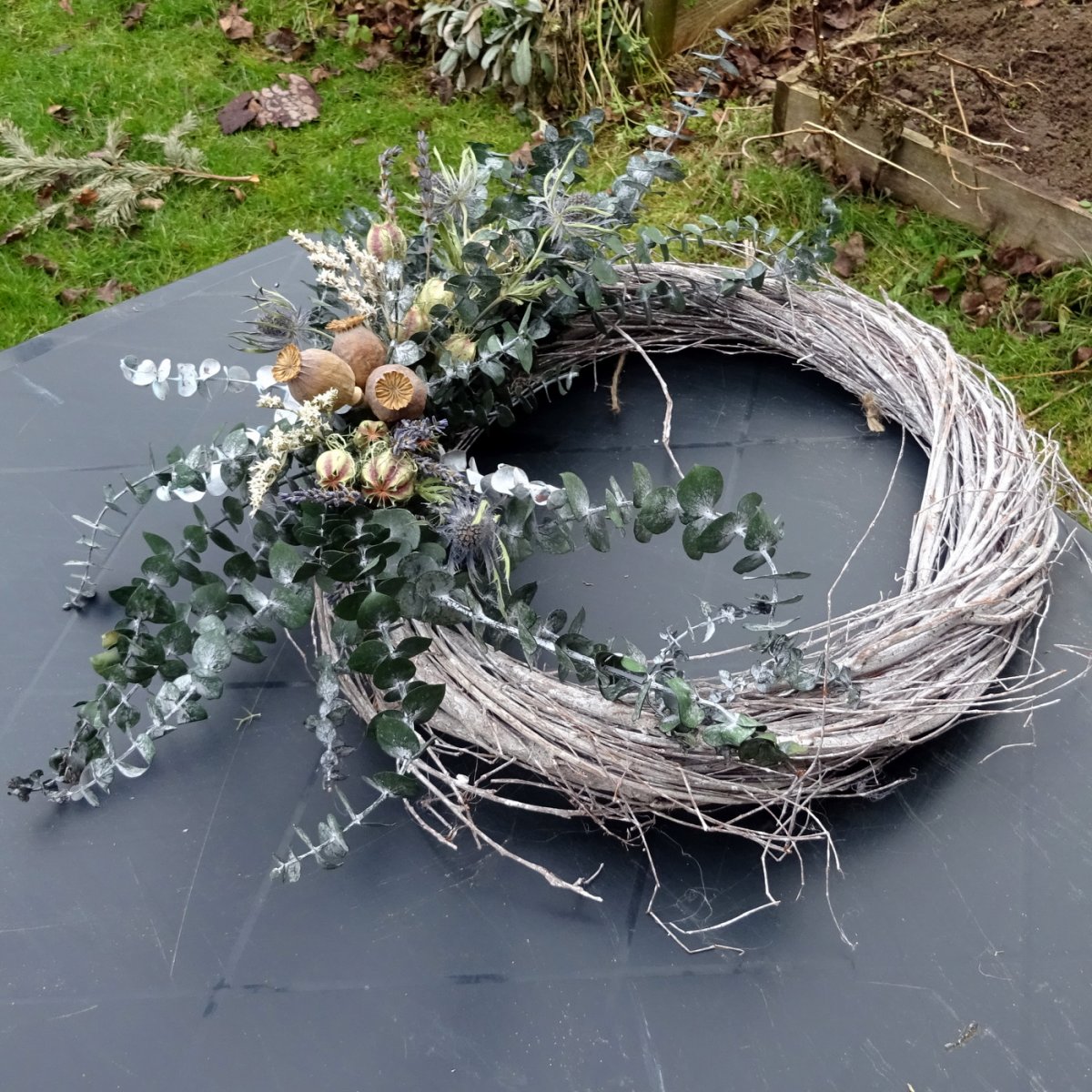 Věnec - Eucalyptus v proutí