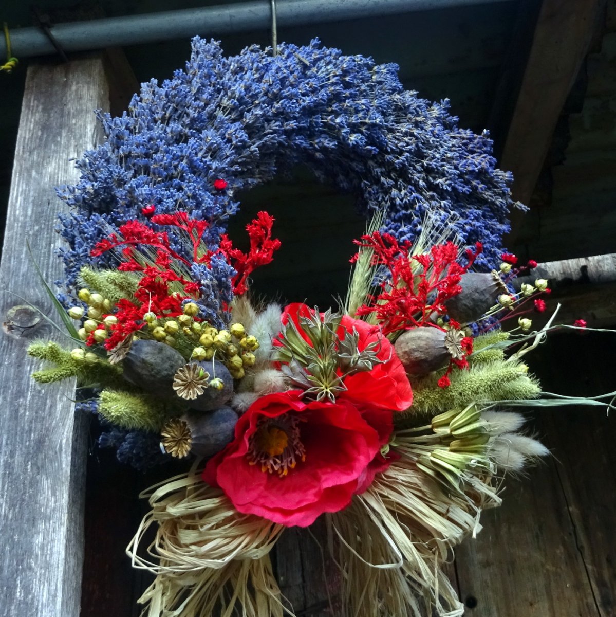 Věnec - Vlčí máky v levanduli