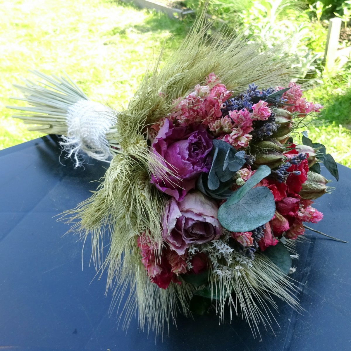 Kytice - Růže, eucalyptus...