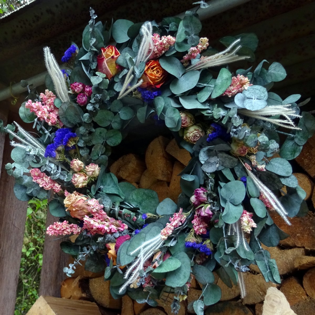 Věnec - Růže v eucalyptu