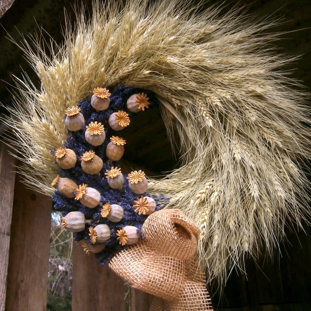 Věnec - Měsíc v obilí