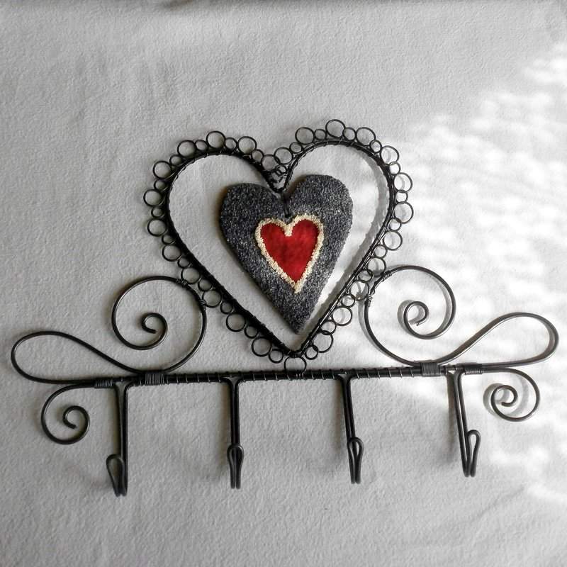 Věšáček s makovým srdénkem II.