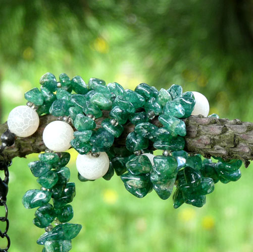 Ukryto v stromoví (aventurín+achát)