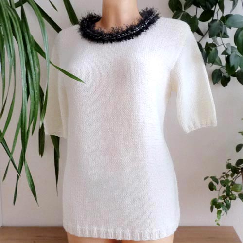 Halenka s efektním výstřihem, vel.L-XXL