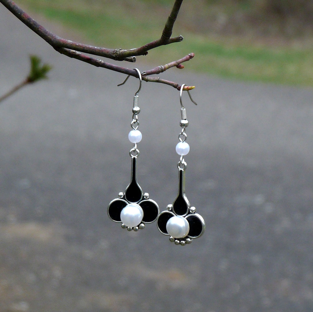 Náušnice - černé s perličkami