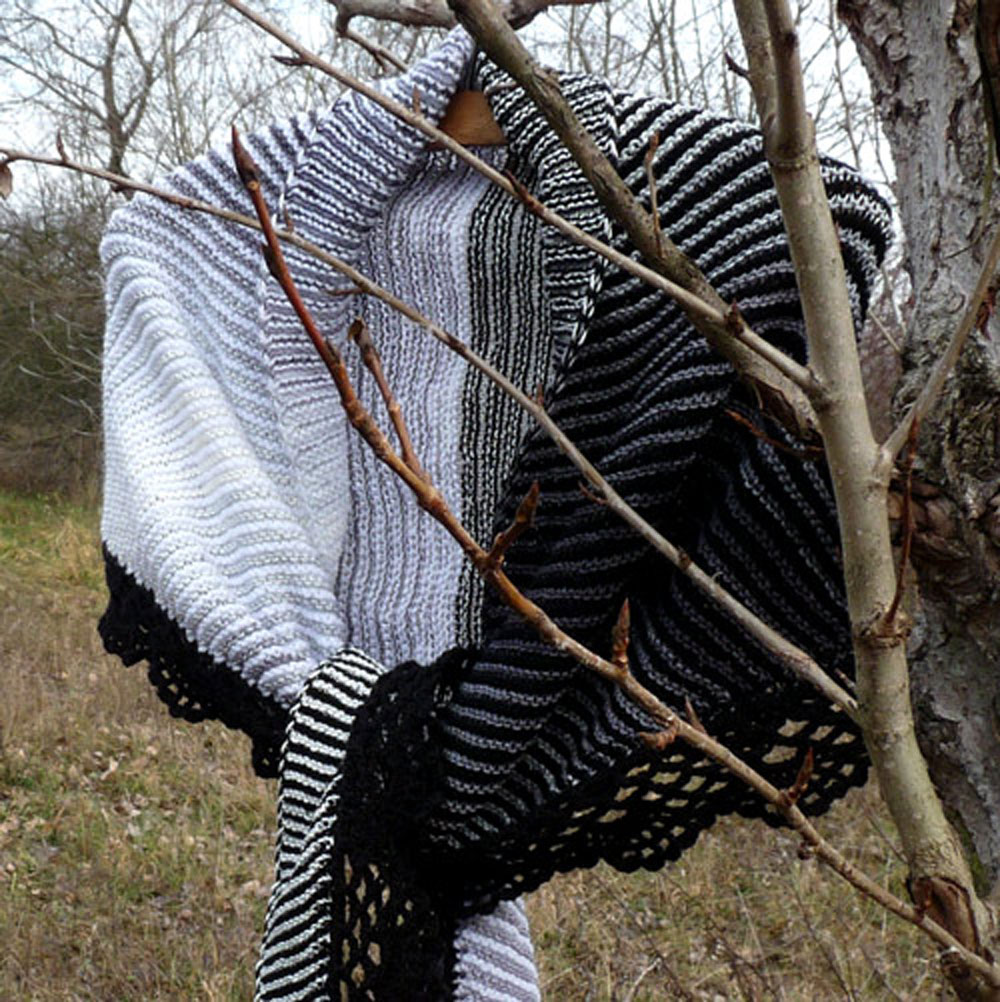 Pletený šátek - černobílý den