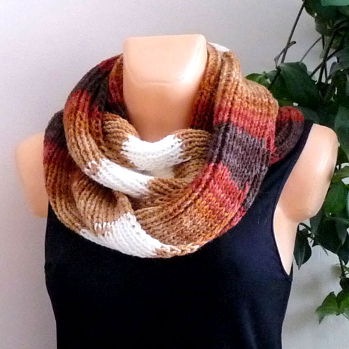 Nákrčník rezavý jak liška