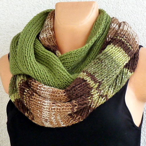 Nákrčník v lesních barvách