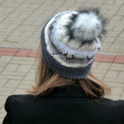 Pletená čepice - v jemném zimním melíru