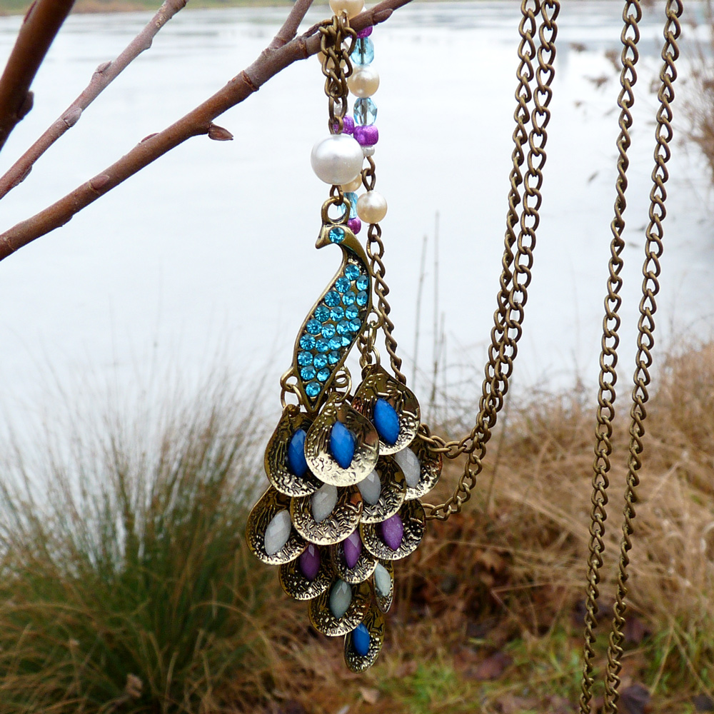 Dlouhý náhrdelník - paví volání