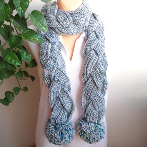 Zapletená šála s bambulemi - tweed