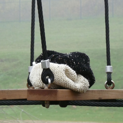 Nákrčník - hrátky s černou