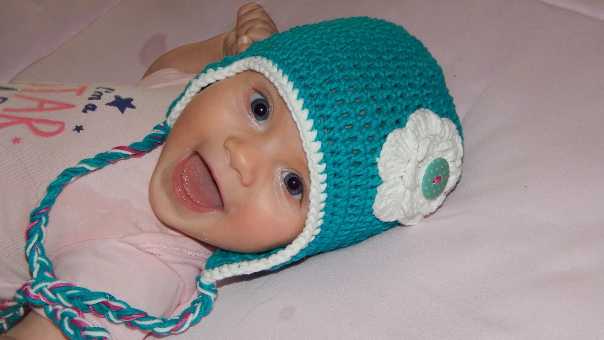 Smaragdová ušanka na zimu