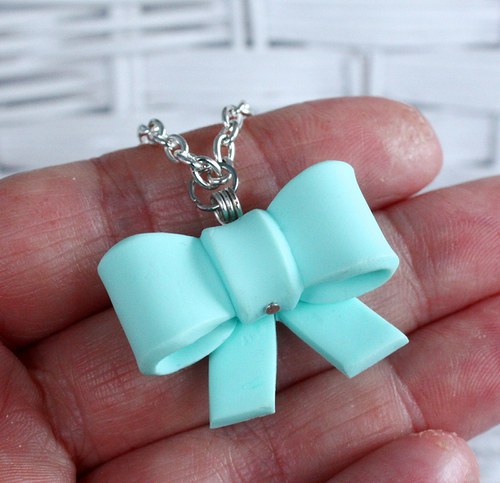 mentolová mašlička na krk