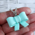 mentolová mašlička na krk