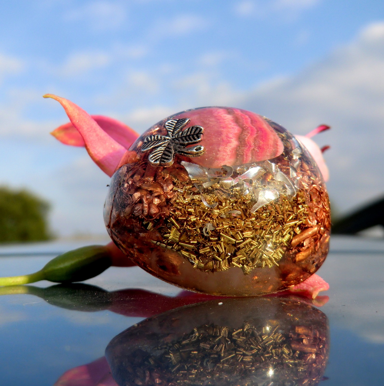 Orgonit A9 - Rodochrozit s granátky/čtyřlístek