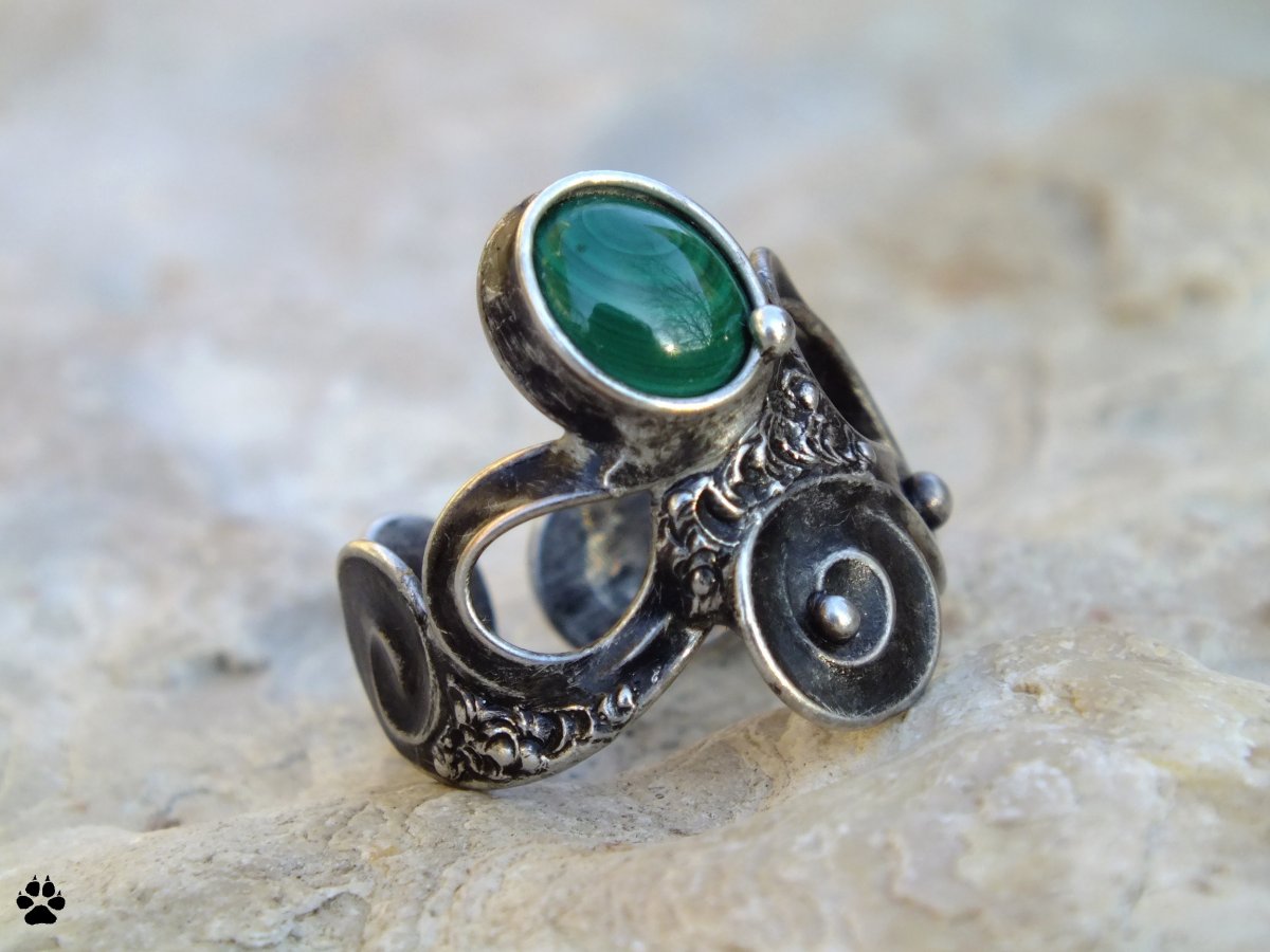 Malachitový prsten se spirálkou