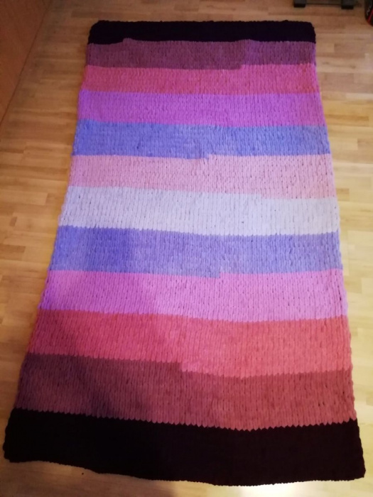 Měkký pletený přehoz puffy (fialová)