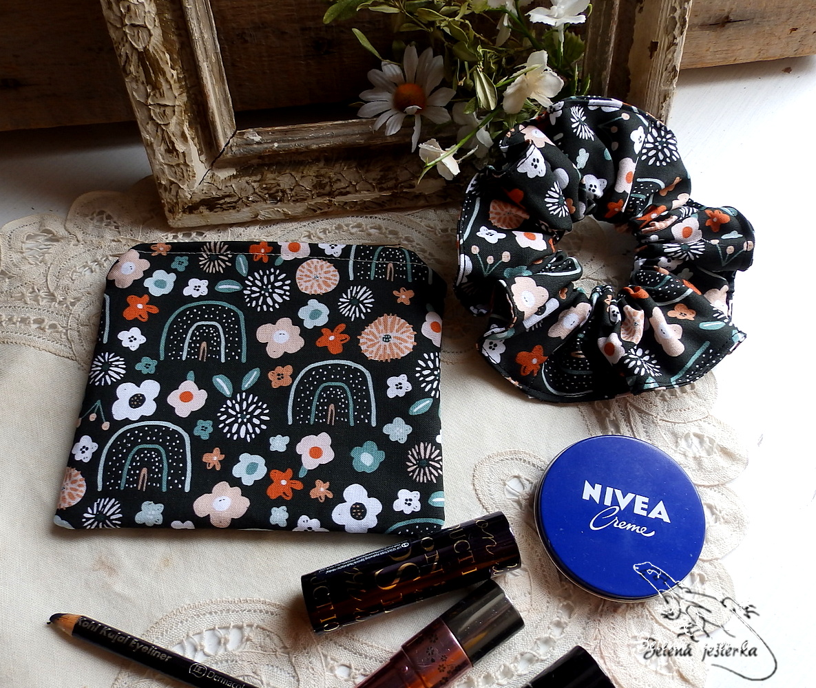 Taštička se scrunchies gumičkou