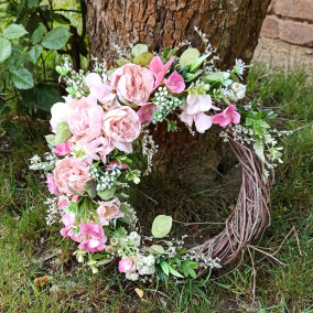 Věneček narůžovělý