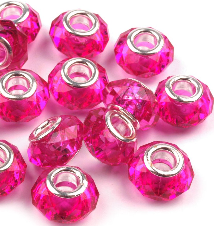 Korálky s velkým průvlekem.