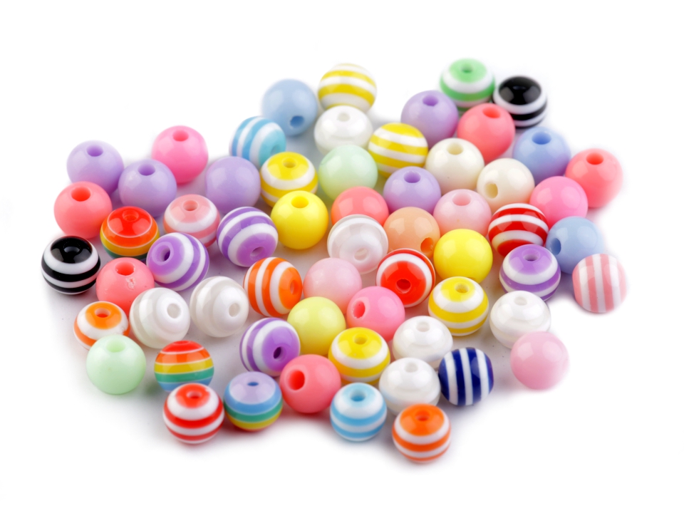 Plastové korálky - 90  kusů.