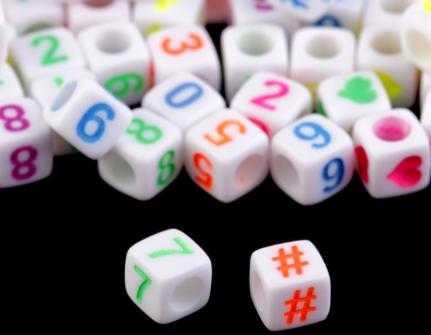 Plastové korálky - 50 kusů.