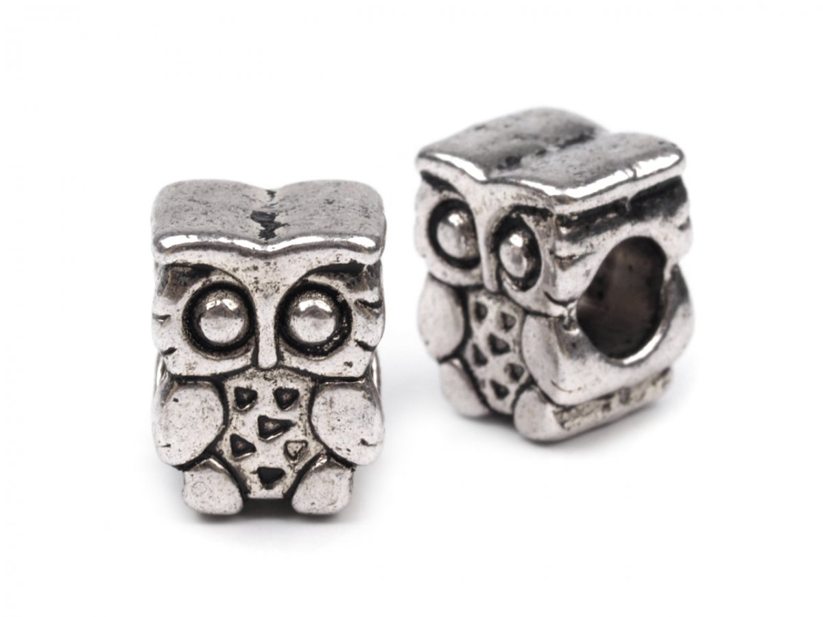 Korálek s velkým průvlekem.