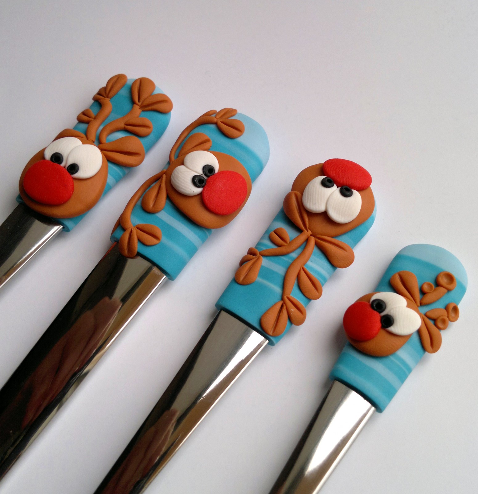 Sobíkový.....:) Dětský příbor