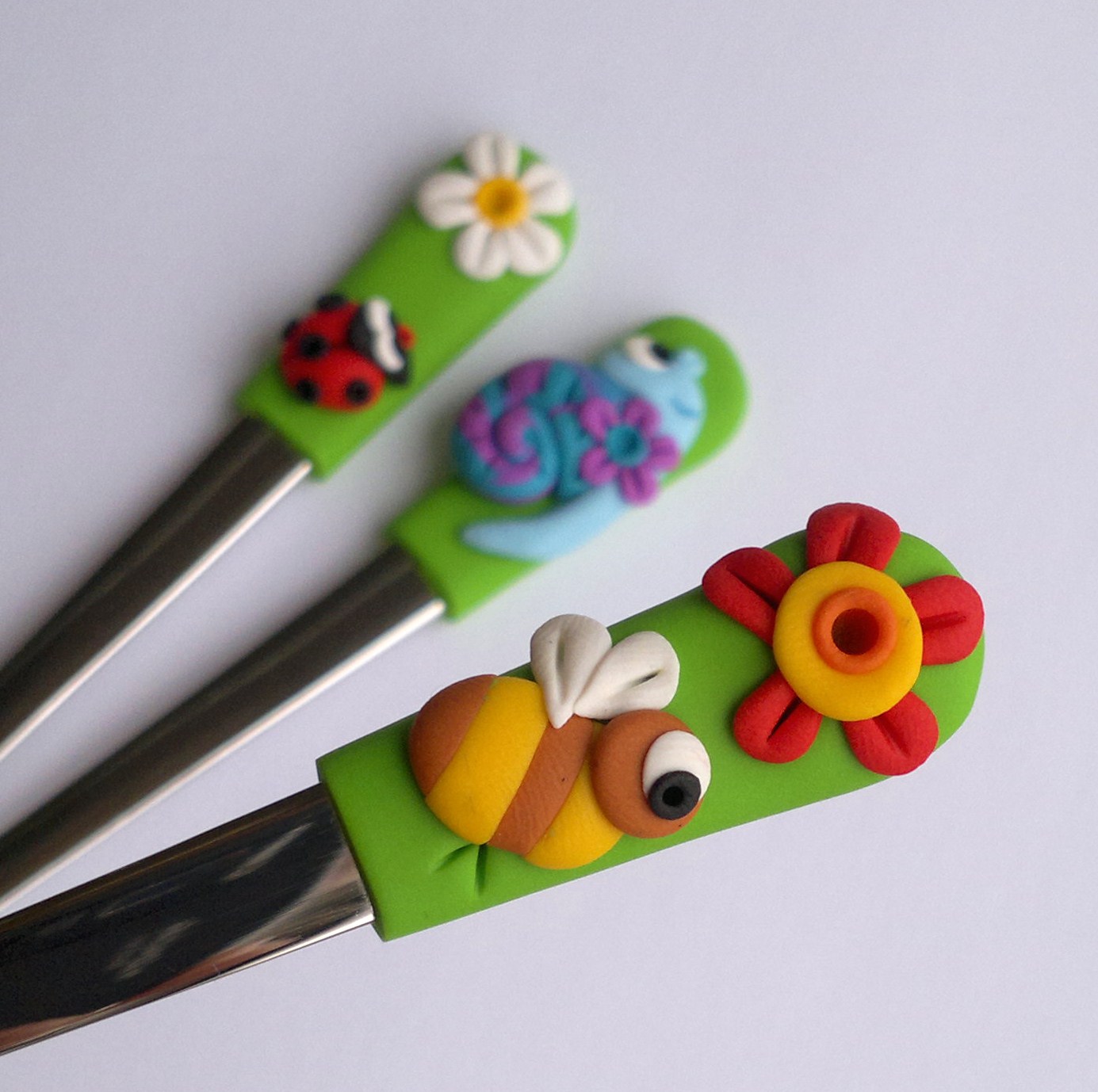 Koktejlové lžičky- 17 cm. Včelička s kyti