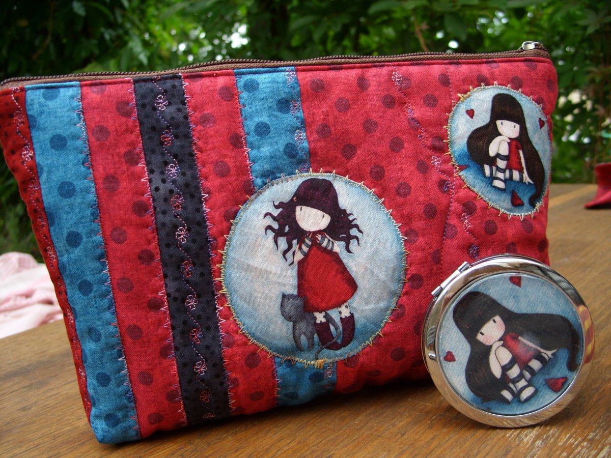 Taštička se zrcátkem