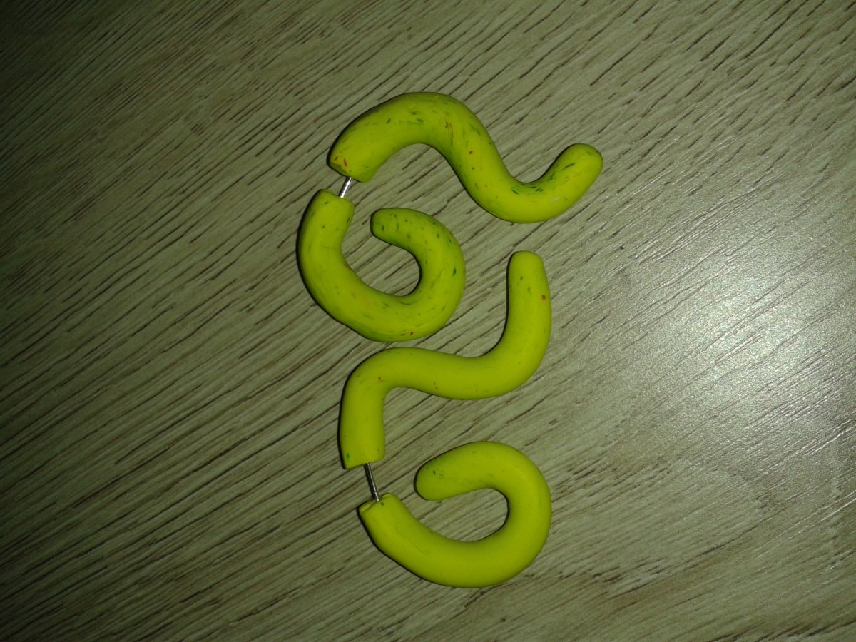 FALEŠNÝ ROZTAHOVÁK