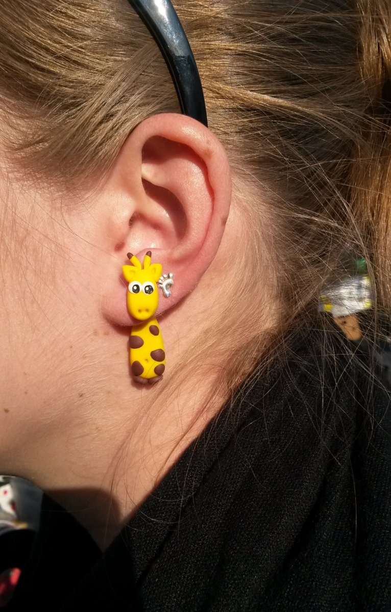 žirafka skrz ouško 1ks