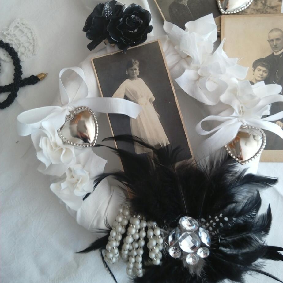 Dekorační věnec-Tanečnice z Moulin Rouge