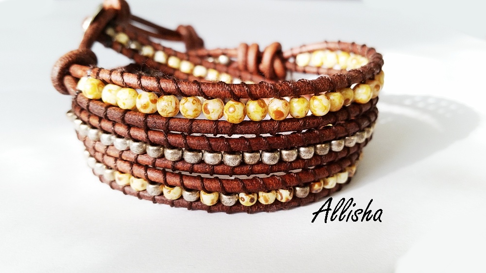 Pánský kožený náramek z korálků