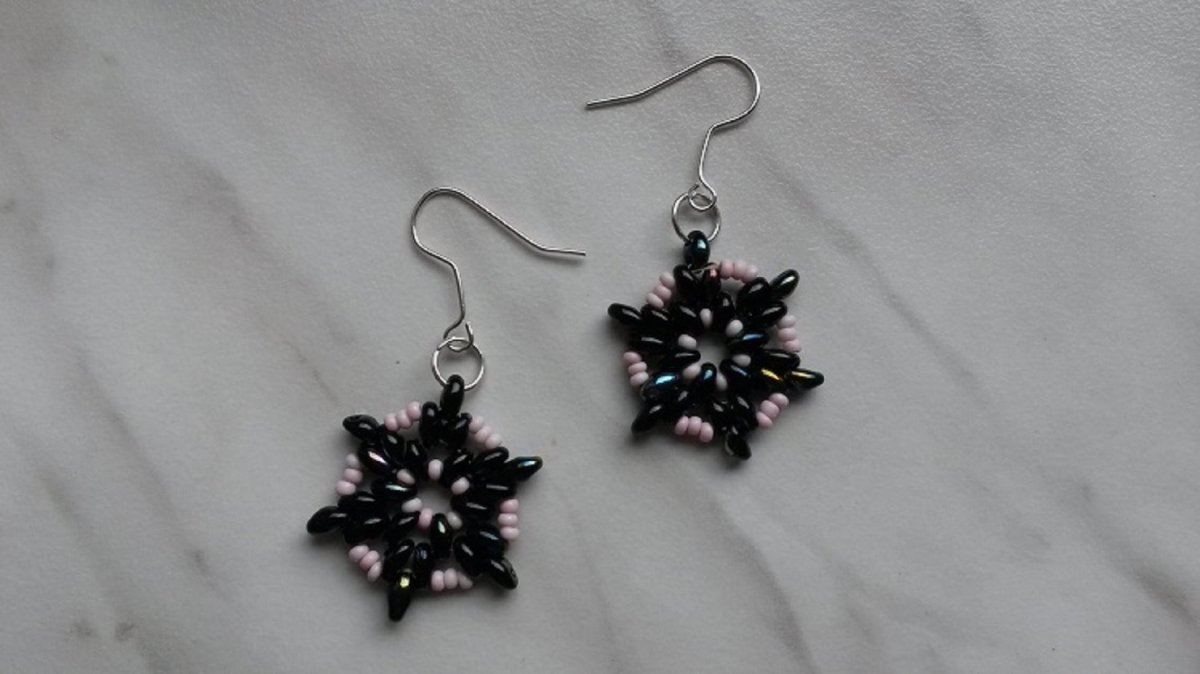 náušnice černorůžové