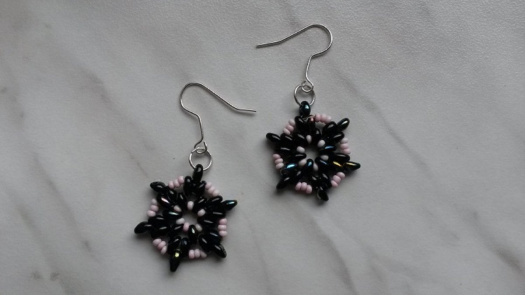 náušnice černorůžové