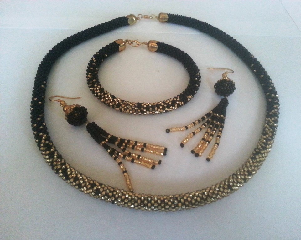 zlato černá souprava