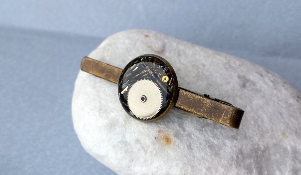 Steampunková spona na kravatu