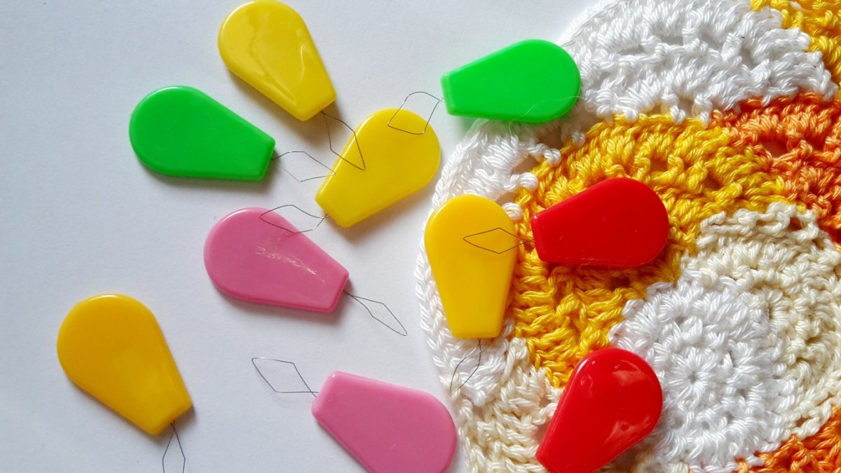 navlékač nití POM005