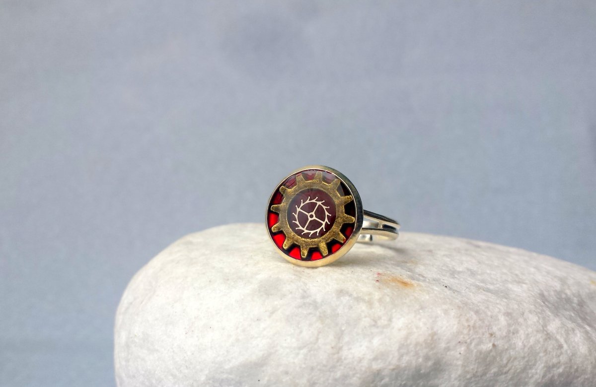 Steampunkový červený prsten