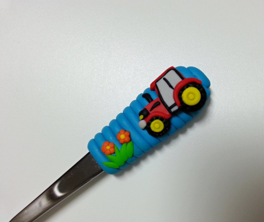 Lžička traktor