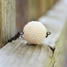 Béžová kulička - náhrdelník