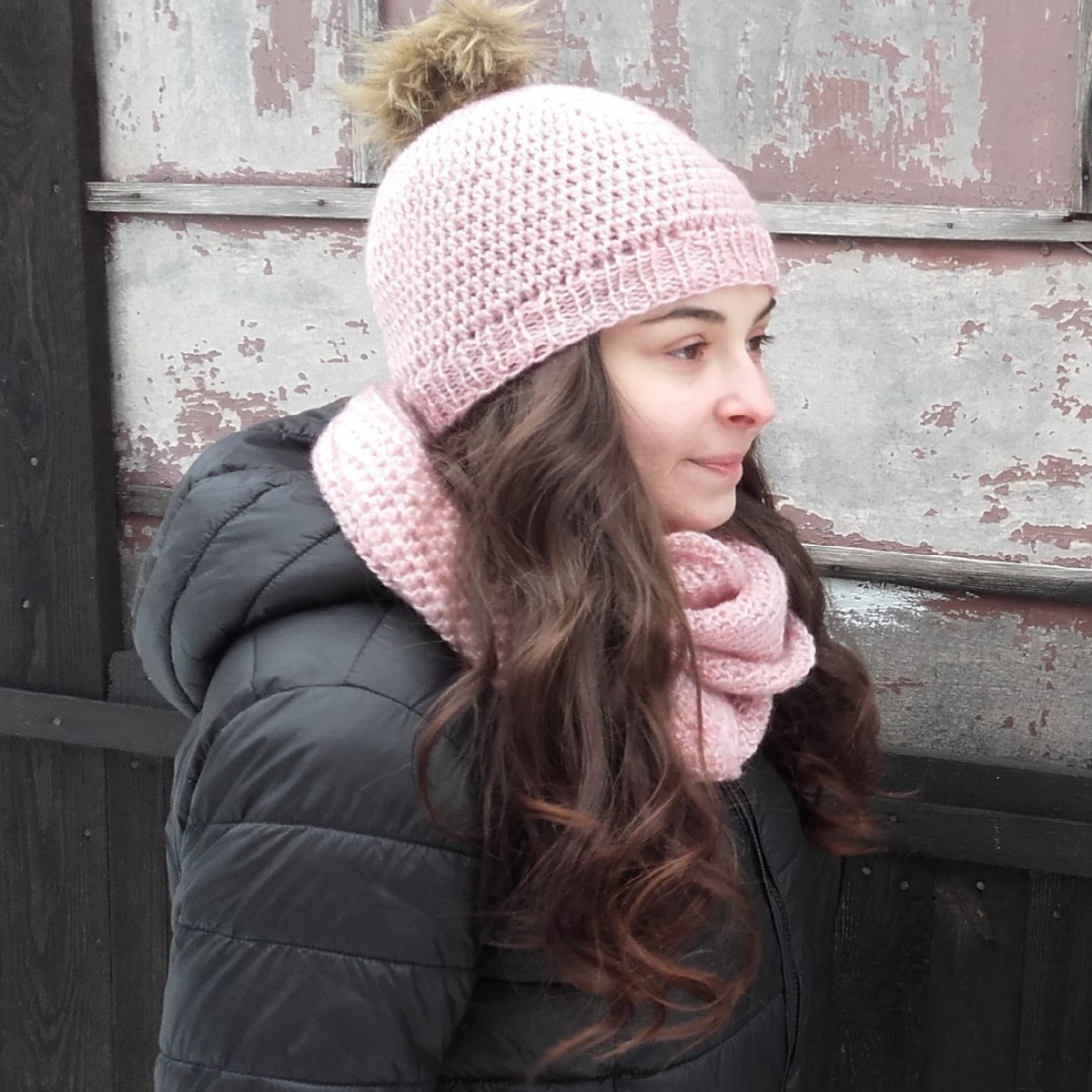 Háčkovaná čepice a nákrčník