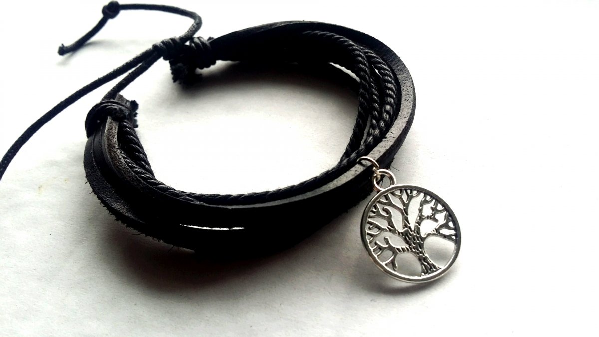 Náramok s príveskom strom života 