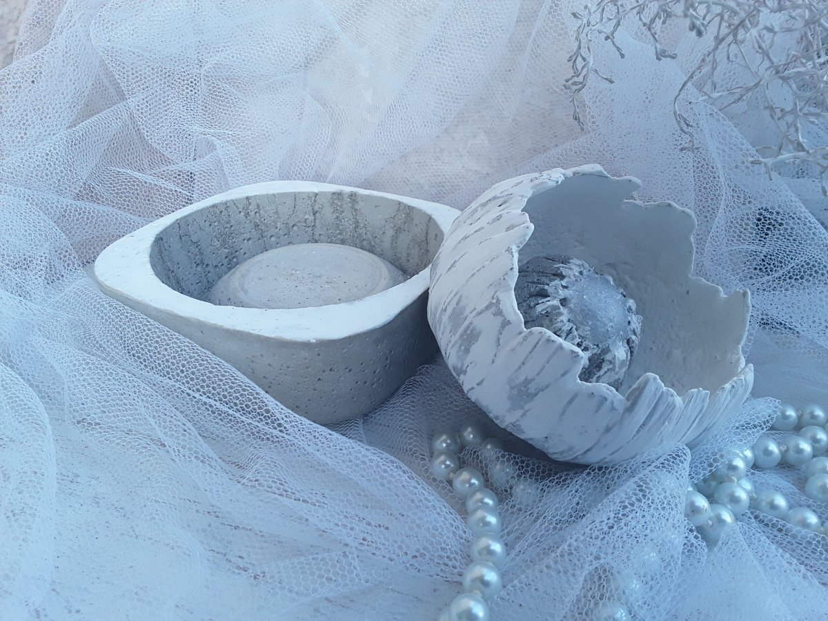 Betonová stolní dekorace "Něha"