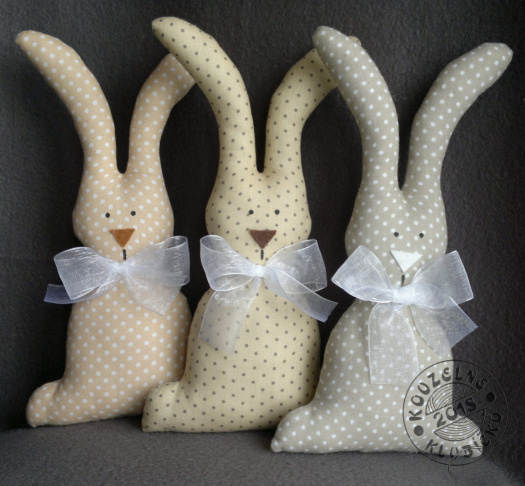 Zajíček větší - 23 cm / 3 barvy