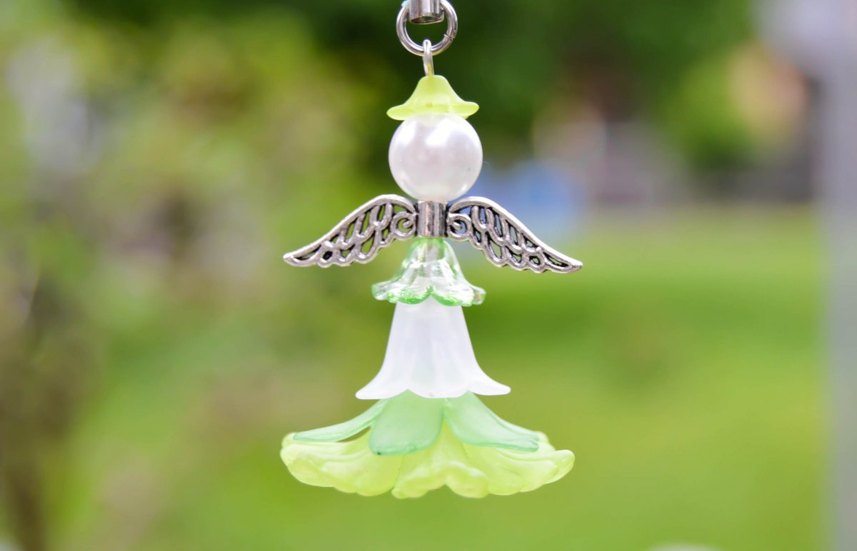 Z trávy nám vyrostl - andělíček